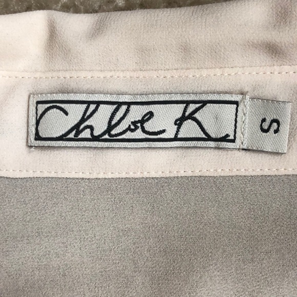 Chloe K Sleevless Blouse - Picture 2 of 2